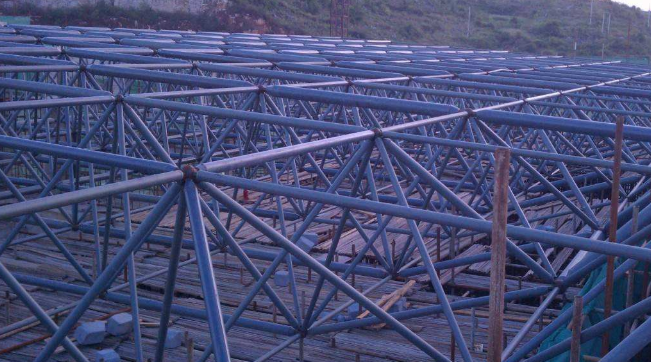 华蓥概述网架加工中对钢材的质量的过细恳求